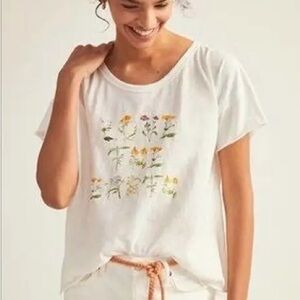 Ann Taylor Wildflower Botanical Floral Graphic Short Sleeve Tee w Sequin Detail